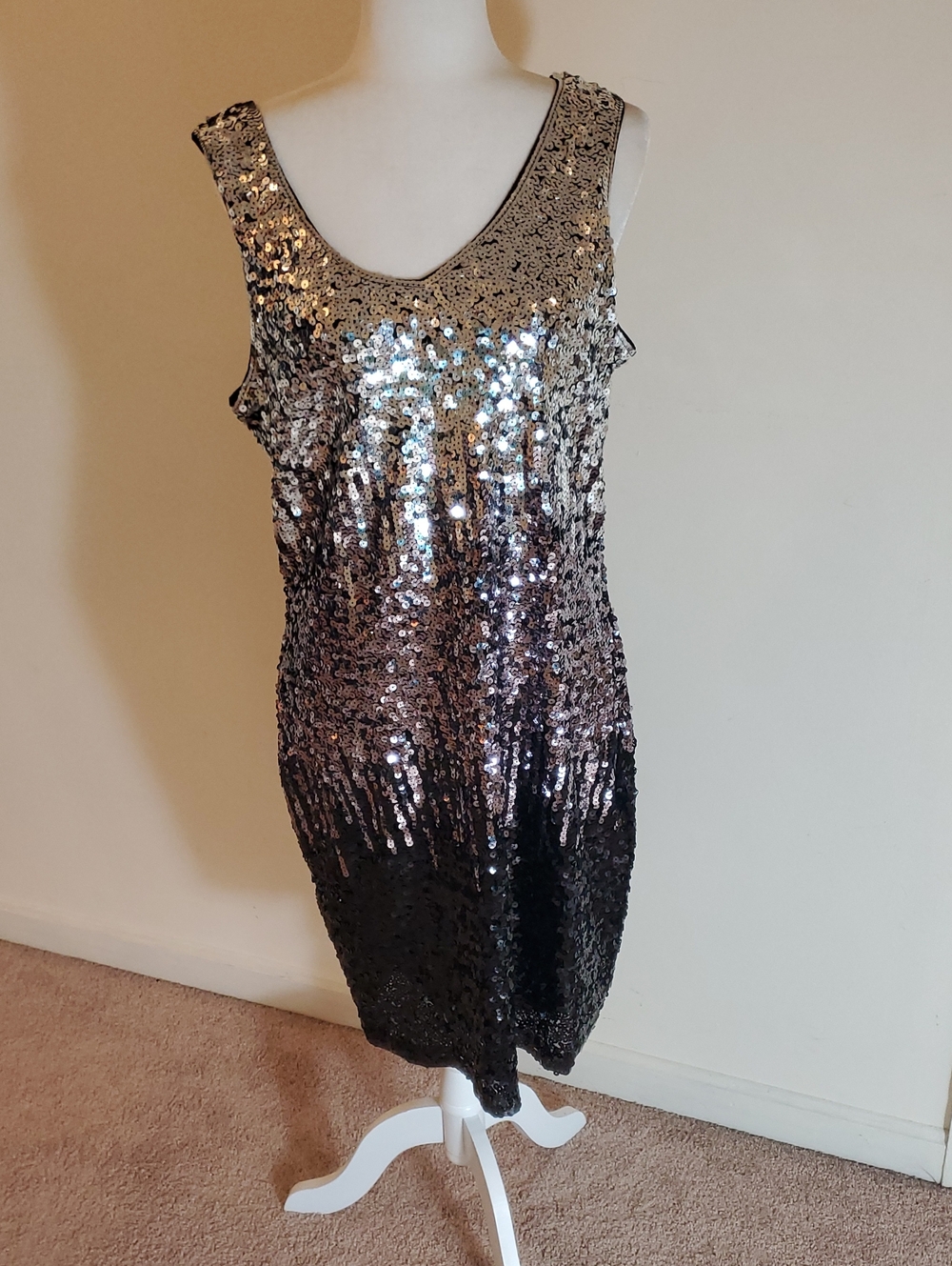 Maner Sleeveless Sequin Ombre Dress in Silver and Black